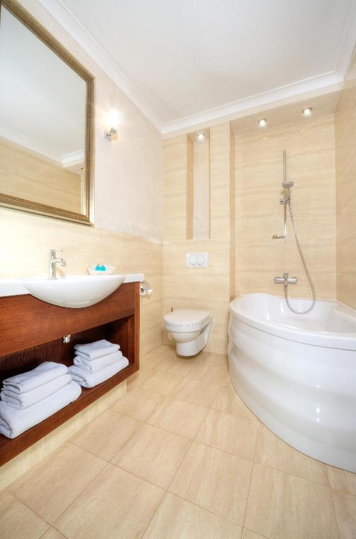 Hotel Lipowy Most Supraśl Екстериор снимка
